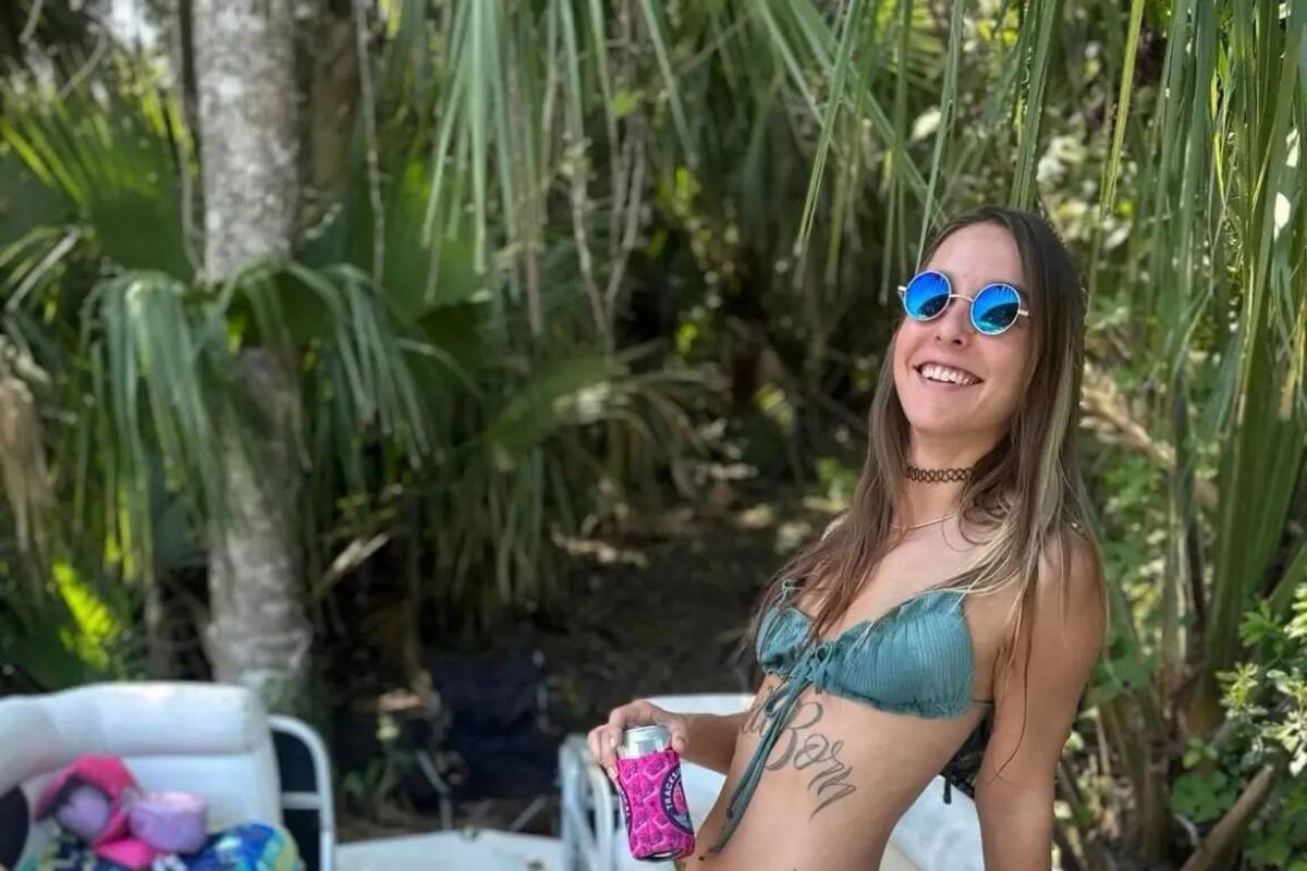 Brittany Clark estaba nadando en el río Econlockhatchee en el Bosque Estatal Little Big Econ el domingo por la tarde con su novio, Chance Allison, y un amigo cuando un caimán de 12 pies atacó.