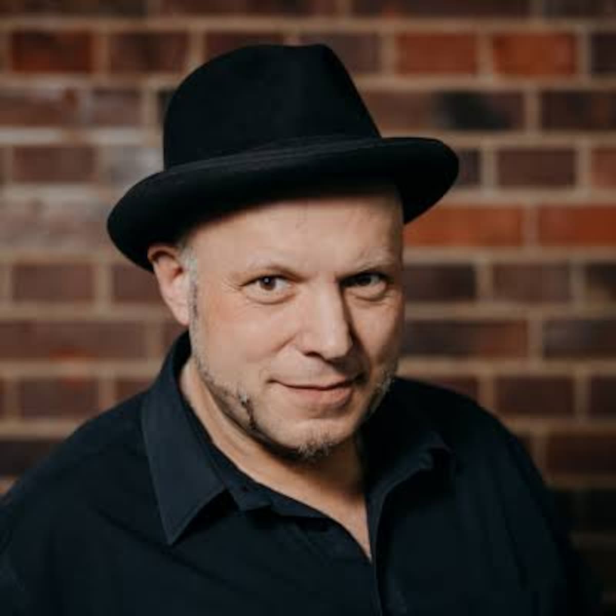 Bruno Kramm de "Das Ich" falleció el 25 de septiembre de 2026 en Granada, España, tras un concierto.