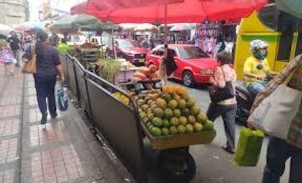 Ventas ambulantes en el centro de Bucaramanga.