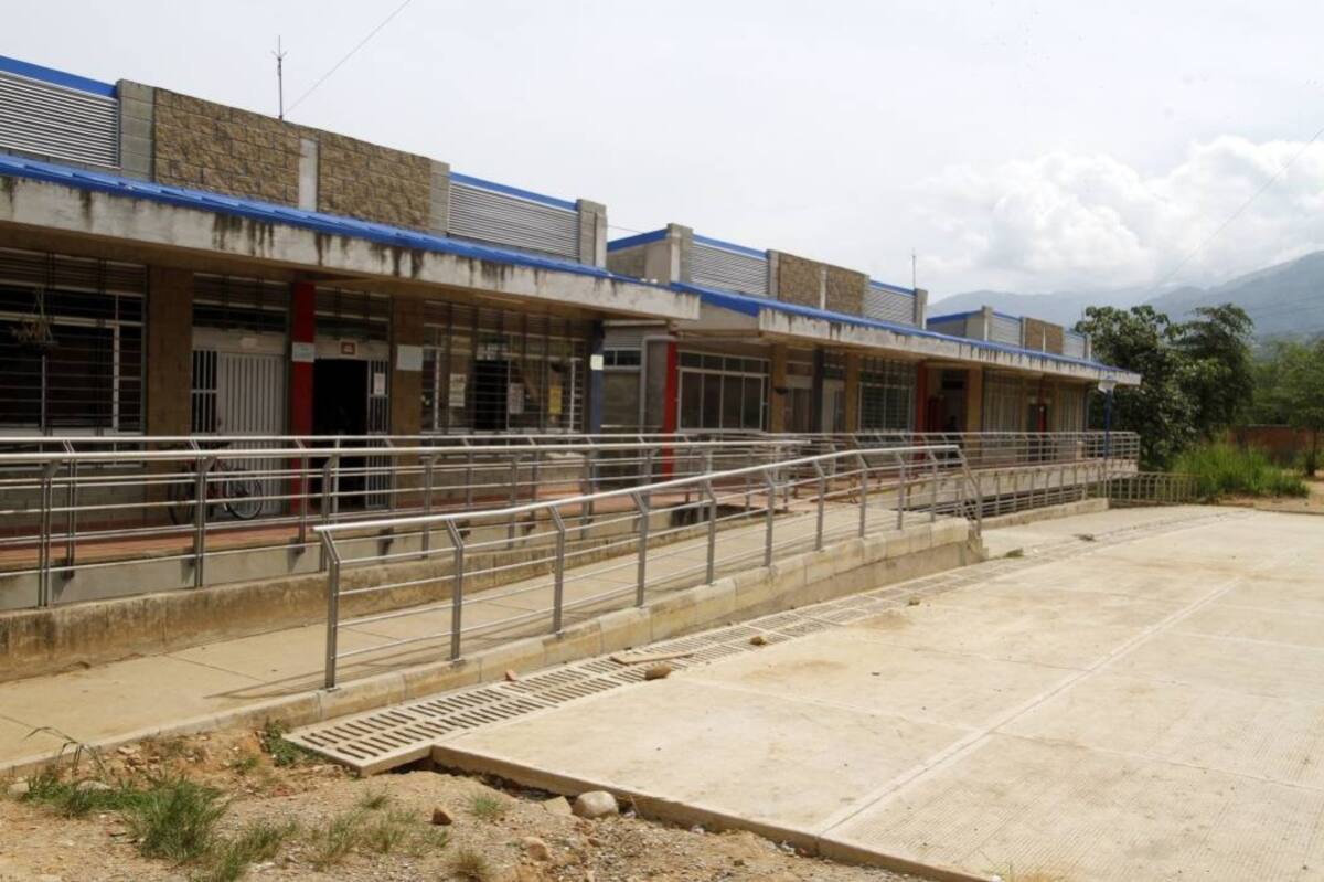 El terreno en el que se encuentra el Colegio Villas de San Ignacio debe recibir obras de estabilización. Por el momento se debe mantener un monitoreo que permita identificar si se presentan movimientos. (Foto: Archivo / VANGUARDIA)