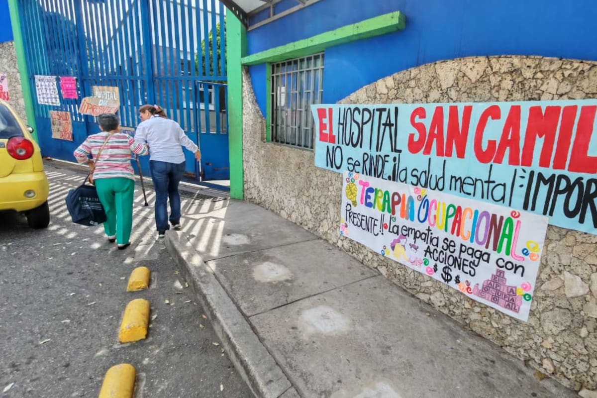 Plantón, en San Camilo. (Foto: Marco Valencia / VANGUARDIA)