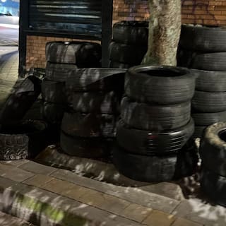 Retiran cerca de 3.000 llantas de espacios públicos en Bucaramanga como medida preventiva, en plena jornada electoral