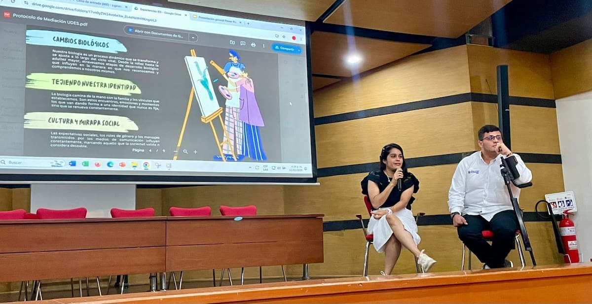 Presentación en la UDES.