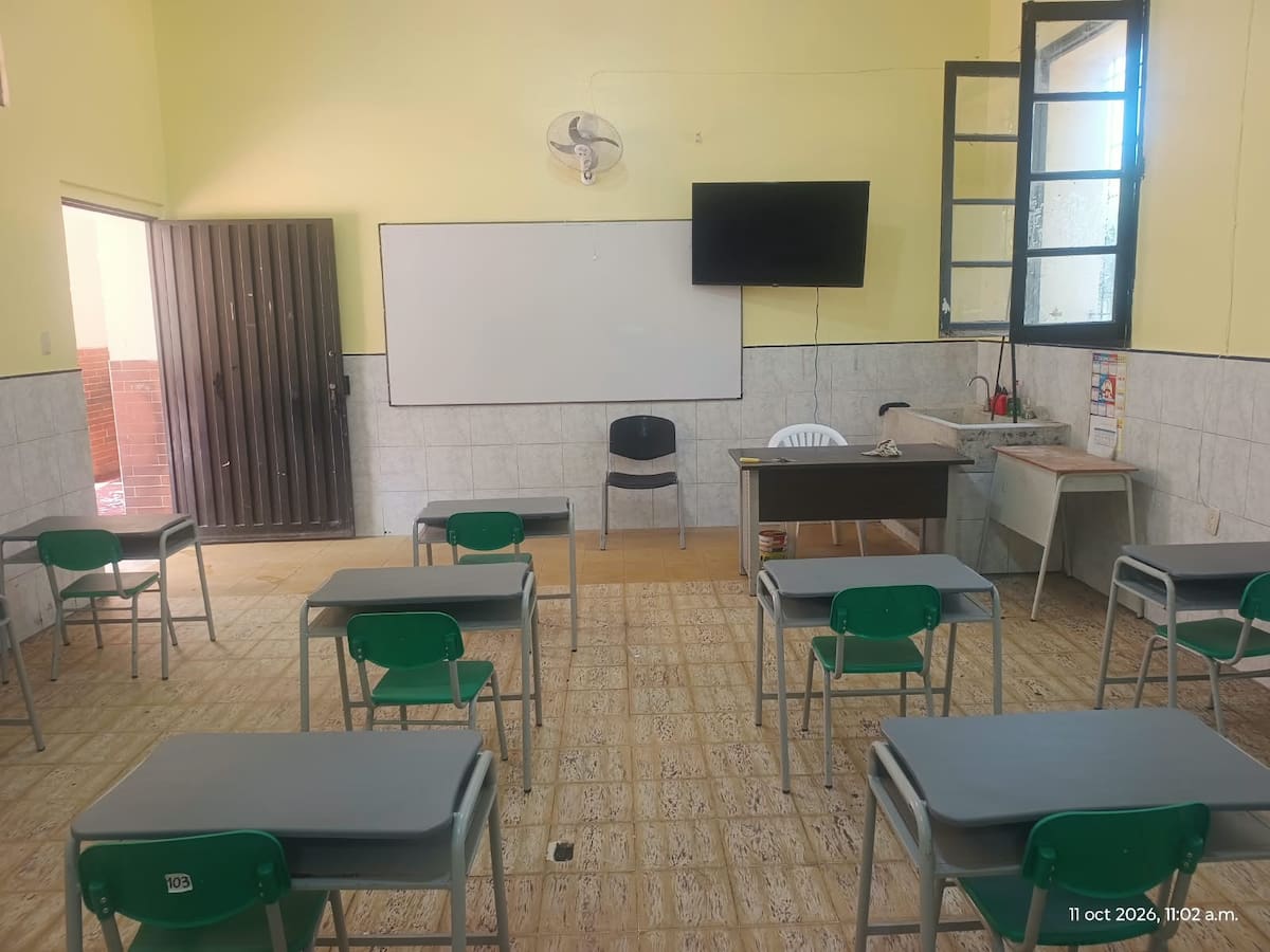 Doce aulas vuelven a brillar con el amor de quienes nunca olvidaron el Tecnológico.