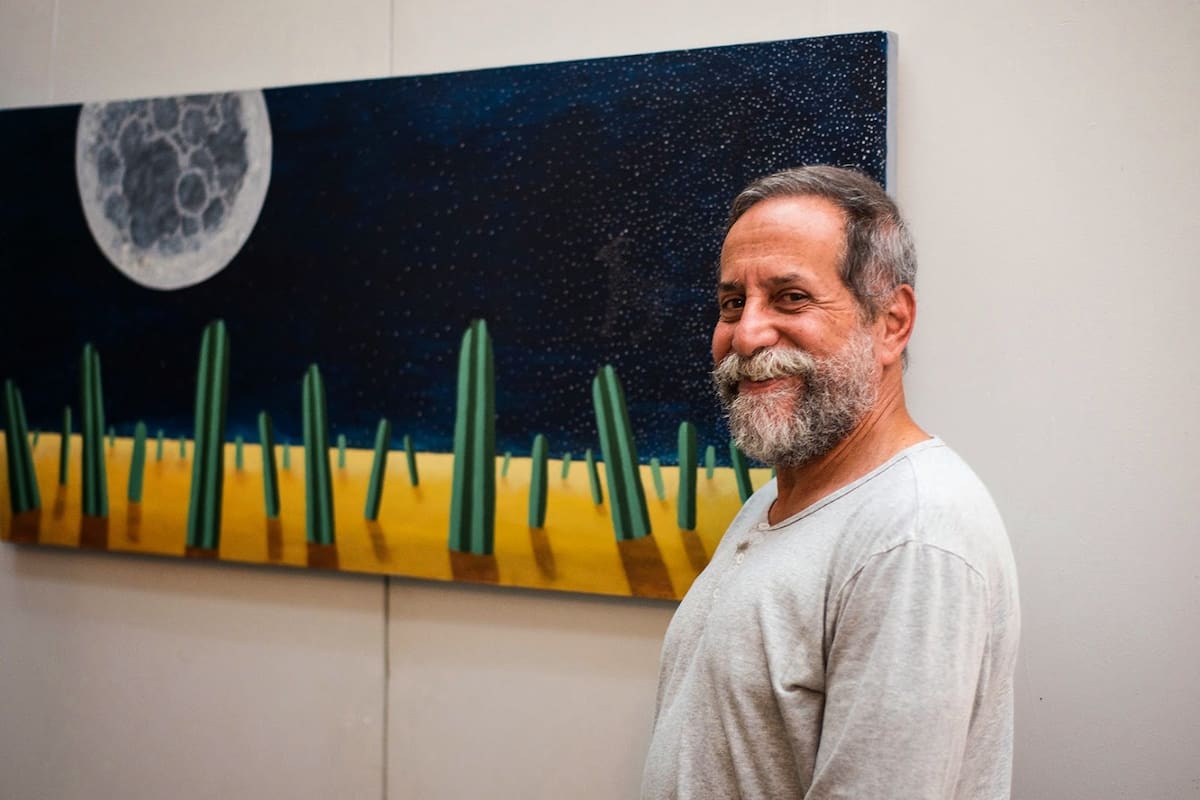 Óscar Martínez muestra la edición de su obra literaria, titulada; ‘Zacarías, sucedió aquí y allá.