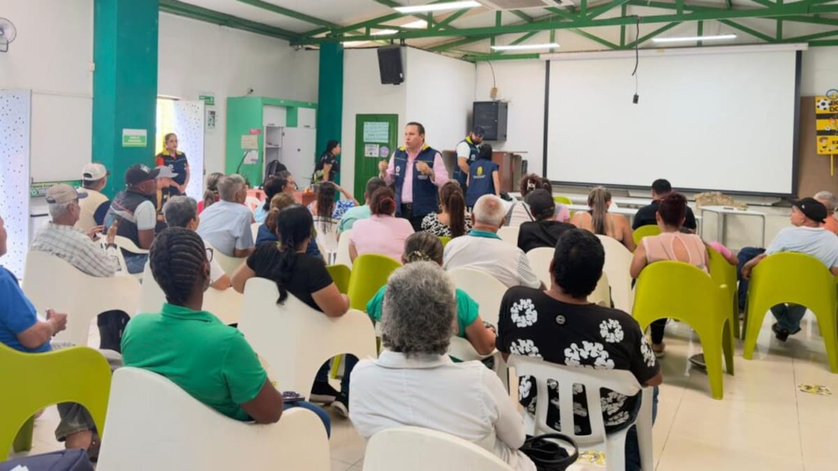 Reunión de la Alcaldía con la comunidad afectada.