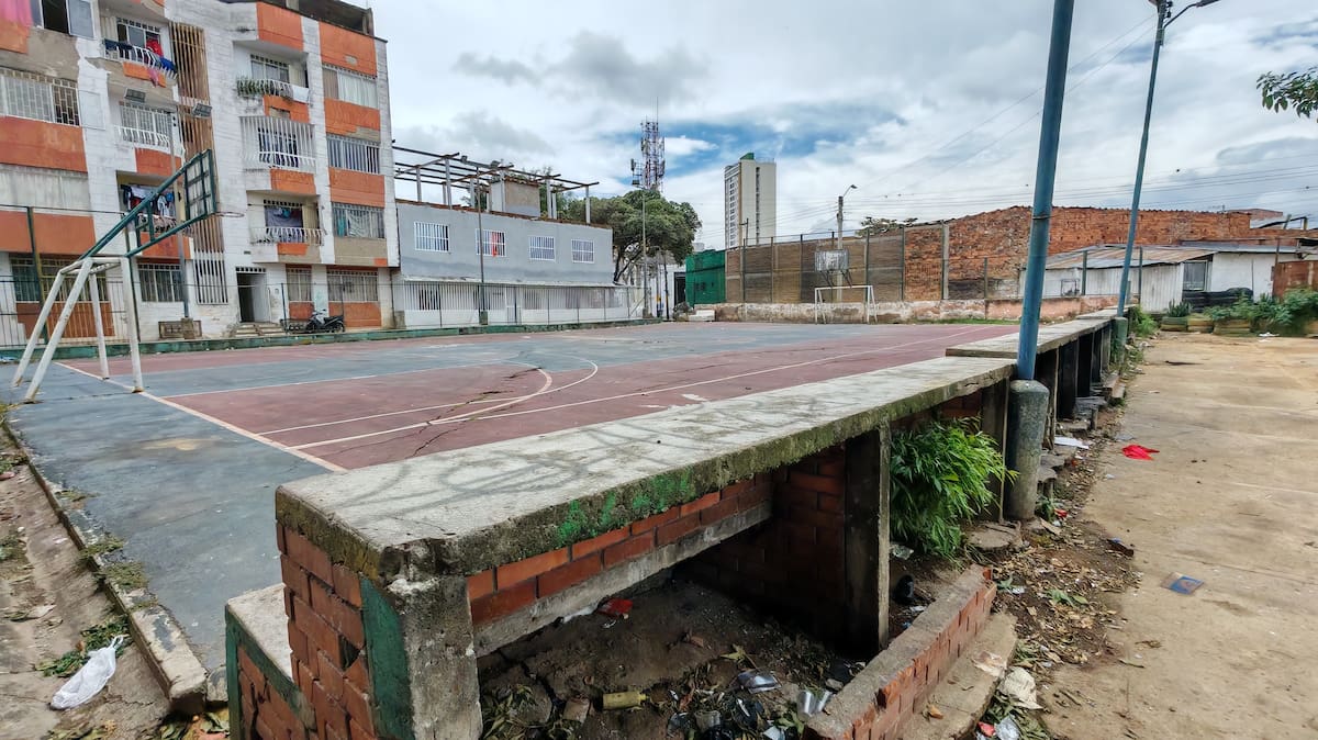Escenarios deportivos que piden una segunda oportunidad. (Foto: Marco Valencia / VANGUARDIA)