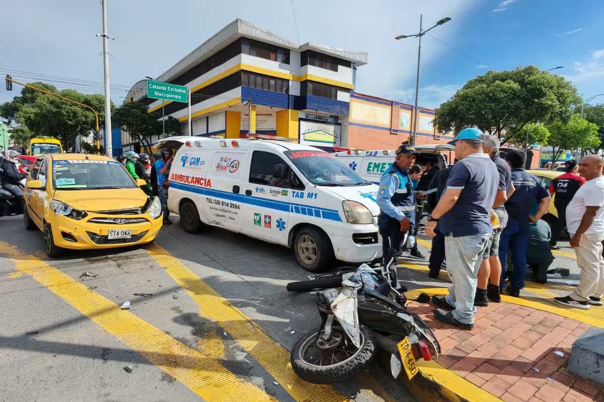 Aunque cuentan con semáforos, 182 cruces viales en Bucaramanga carecen de control centralizado, lo cual dificulta su regulación, operación y monitoreo por parte de las autoridades. (Foto: archivo / VANGUARDIA)
