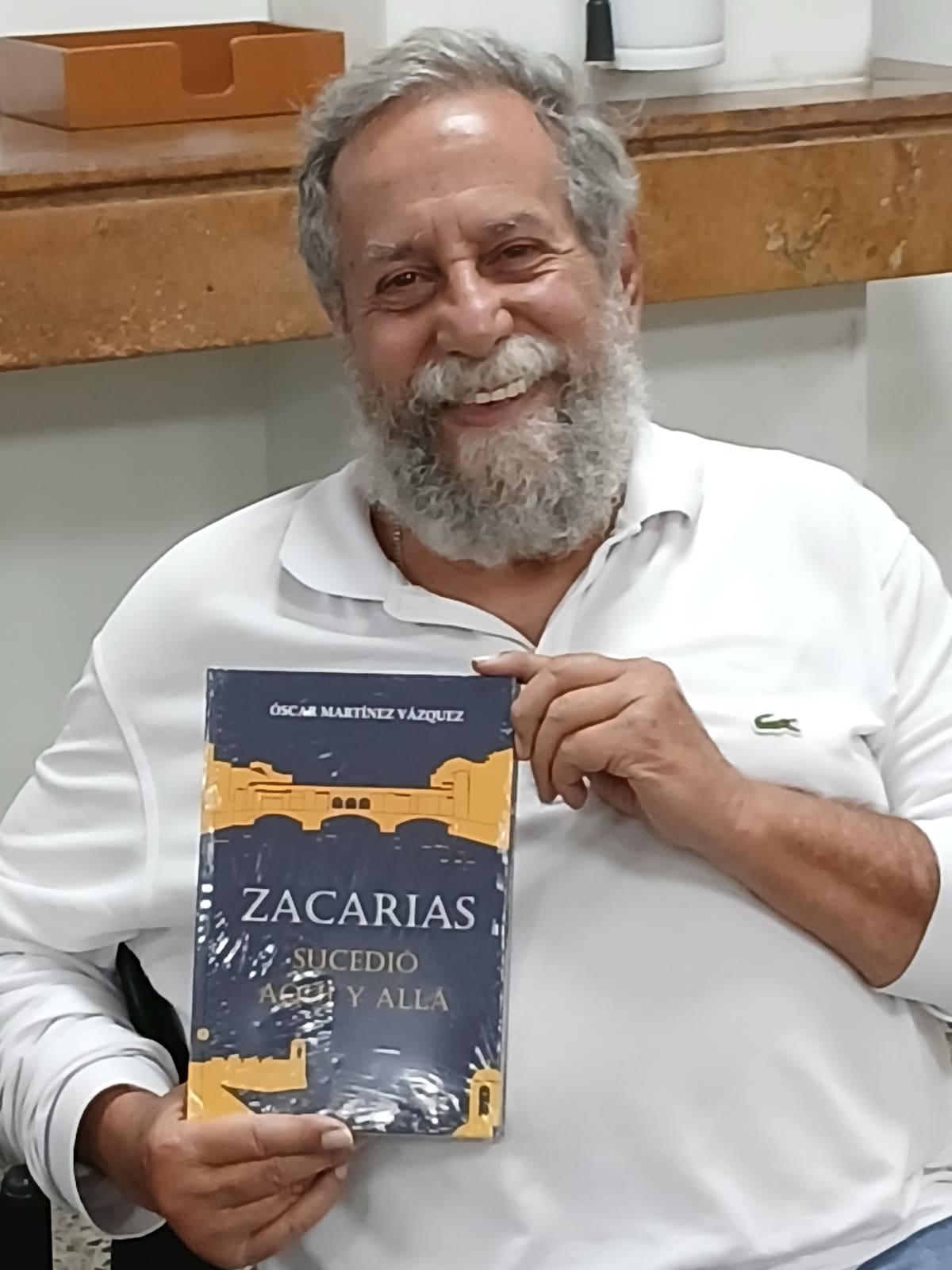 Óscar Martínez y su obra literaria.
