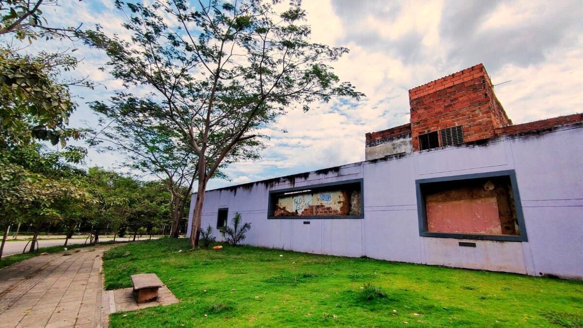 San Miguel y sus deterioradas obras de arte deterioradas.