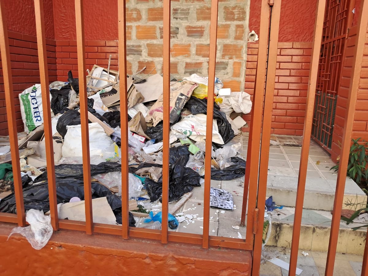 Comunidad exige intervención en predio usado como botadero clandestino. (Foto suministrada / VANGUARDIA)