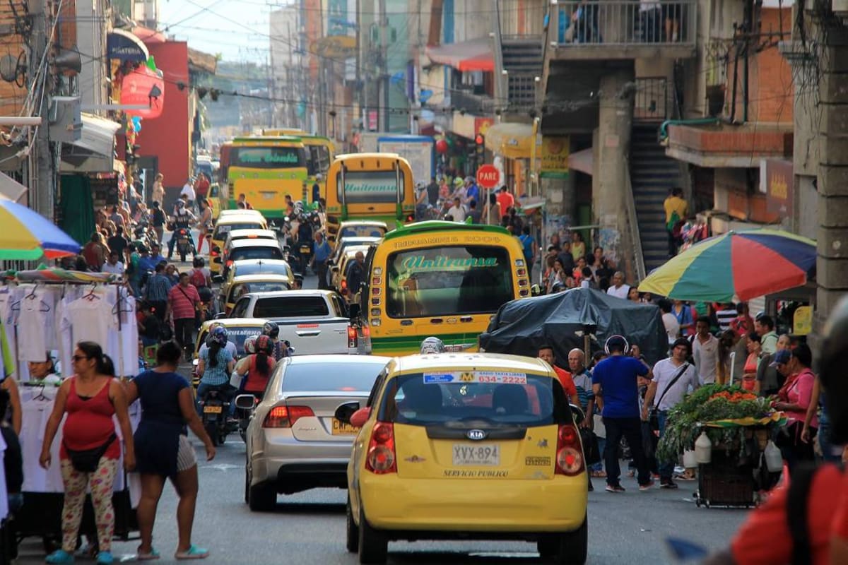 Las calles de la capital santandereana están más congestionadas que de costumbre.