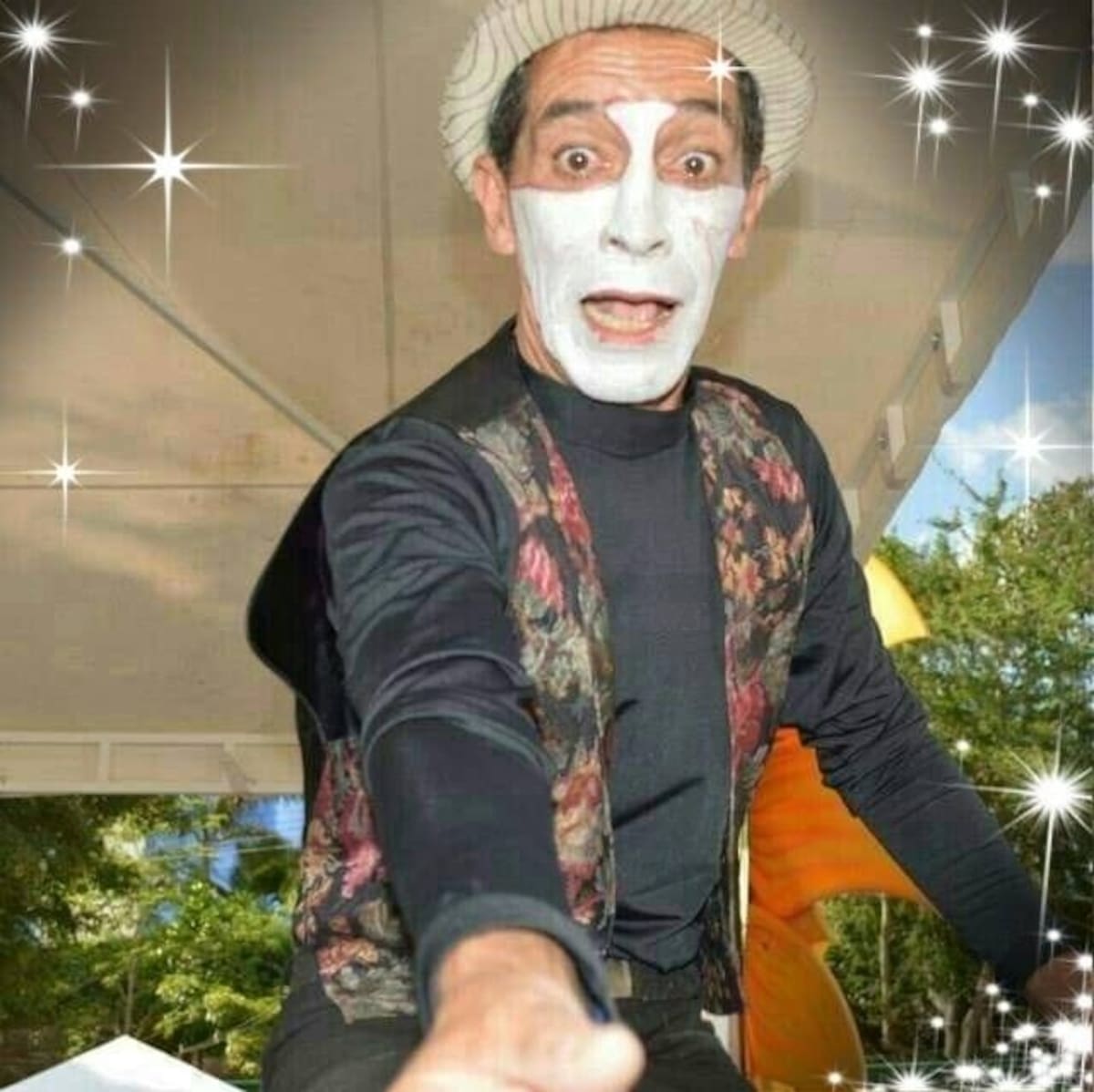 Paz en la tumba del mimo Garo.