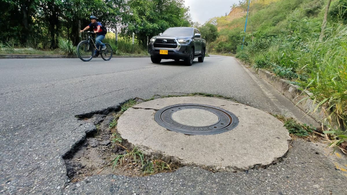 Calle 45: Deterioro del pavimento.