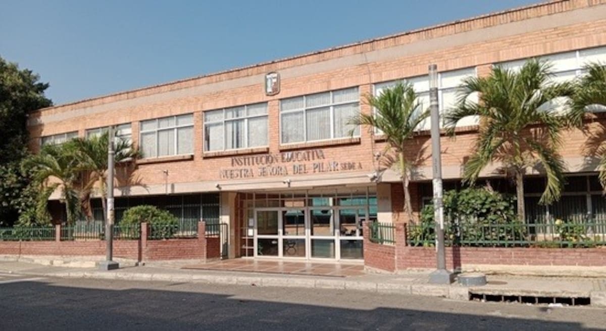 Fachada de la Institución Educativa Nuestra Señora del PIlar, en el sector de la Calle de los Estudiantes, de la Ciudadela Real de Minas.