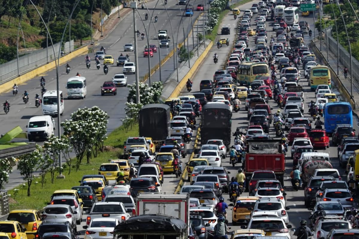 Imágenes del fuerte trancón en Bucaramanga (Foto: Marco Valencia /VANGUARDIA)