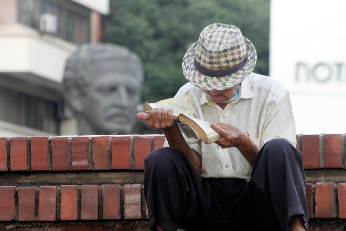 Este es un S.0.S. por nuestros viejos. La crisis golpea a los centros geriátricos del Departamento.