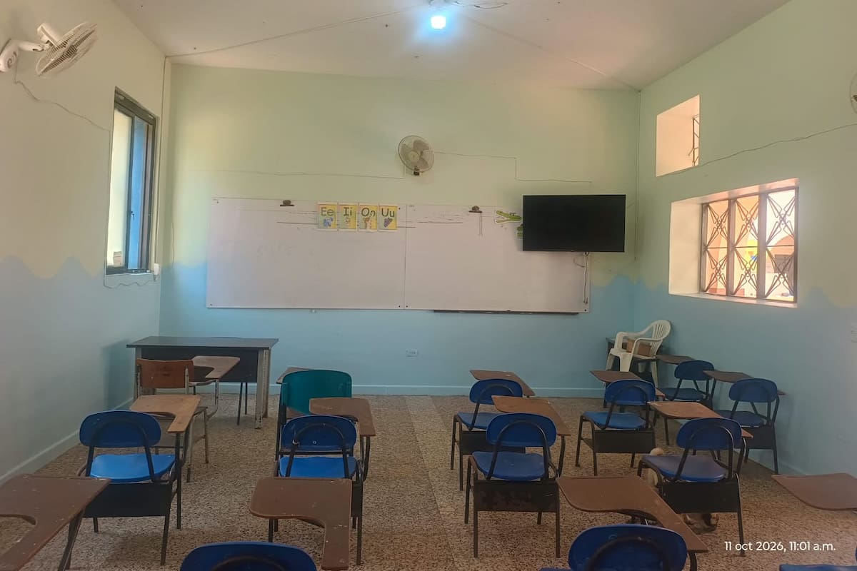 Aulas que guardan recuerdos y hoy se visten de esperanza.