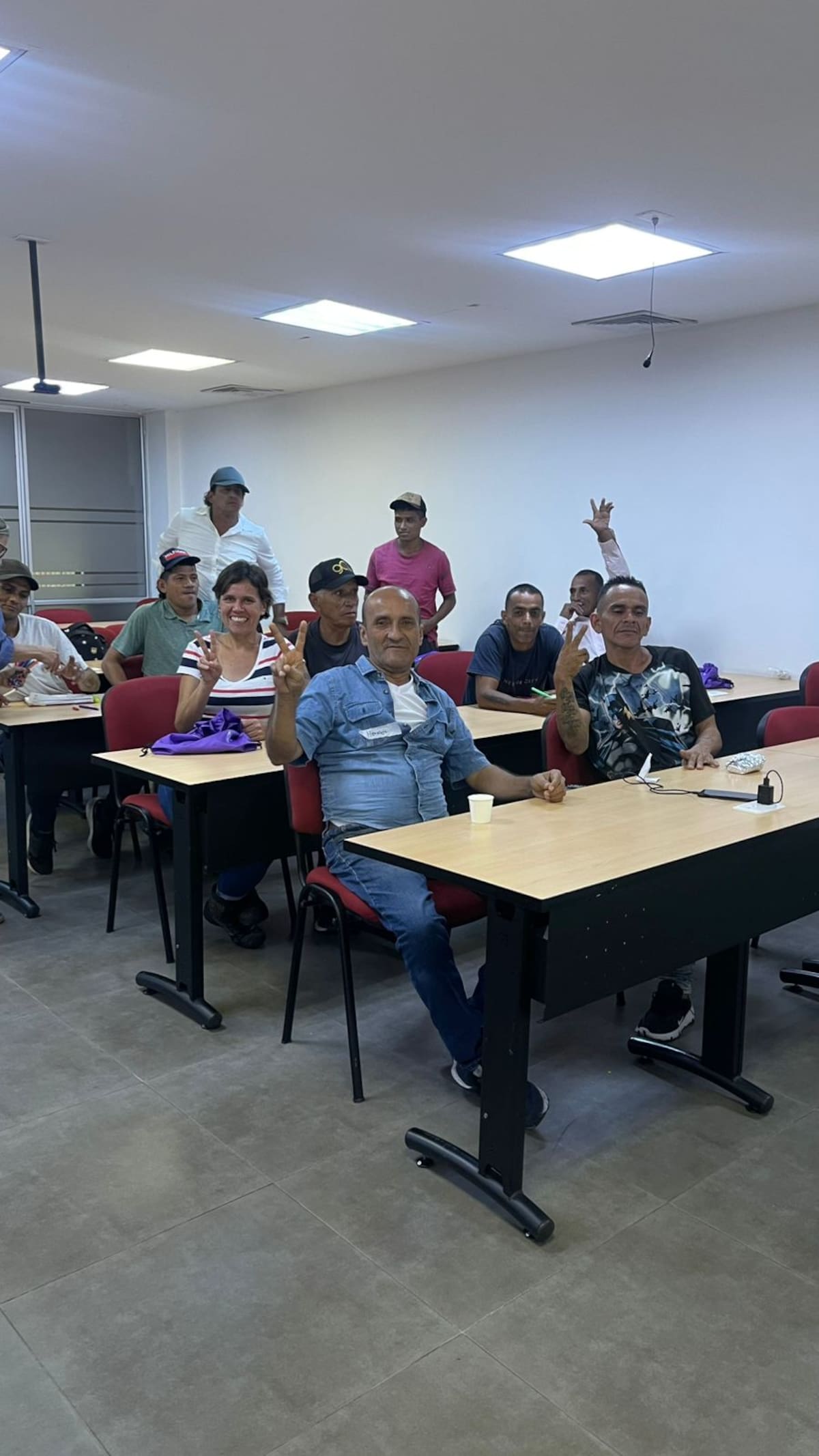 Personas que se ‘refugiaban’ en la calle hoy asisten a la universidad, tras un interesante proceso de formación social.