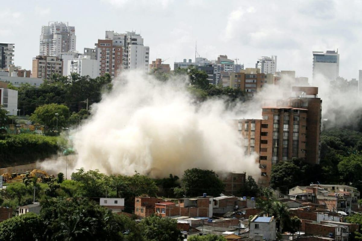 Implosión del viejo puente de Conucos. (Archivo/VANGUARDIA)