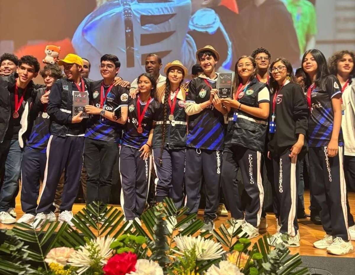 Ganadores del Politécnico, de Bucaramanga: Andres Camilo Márquez,Sara Jiménez, Juan Sánchez, Santiago Carvajal, Luisa Nieto, Andrés Castro, Jeremy Bolívar, Maylet Mendoza y Jonathan Moreno, entre otros.