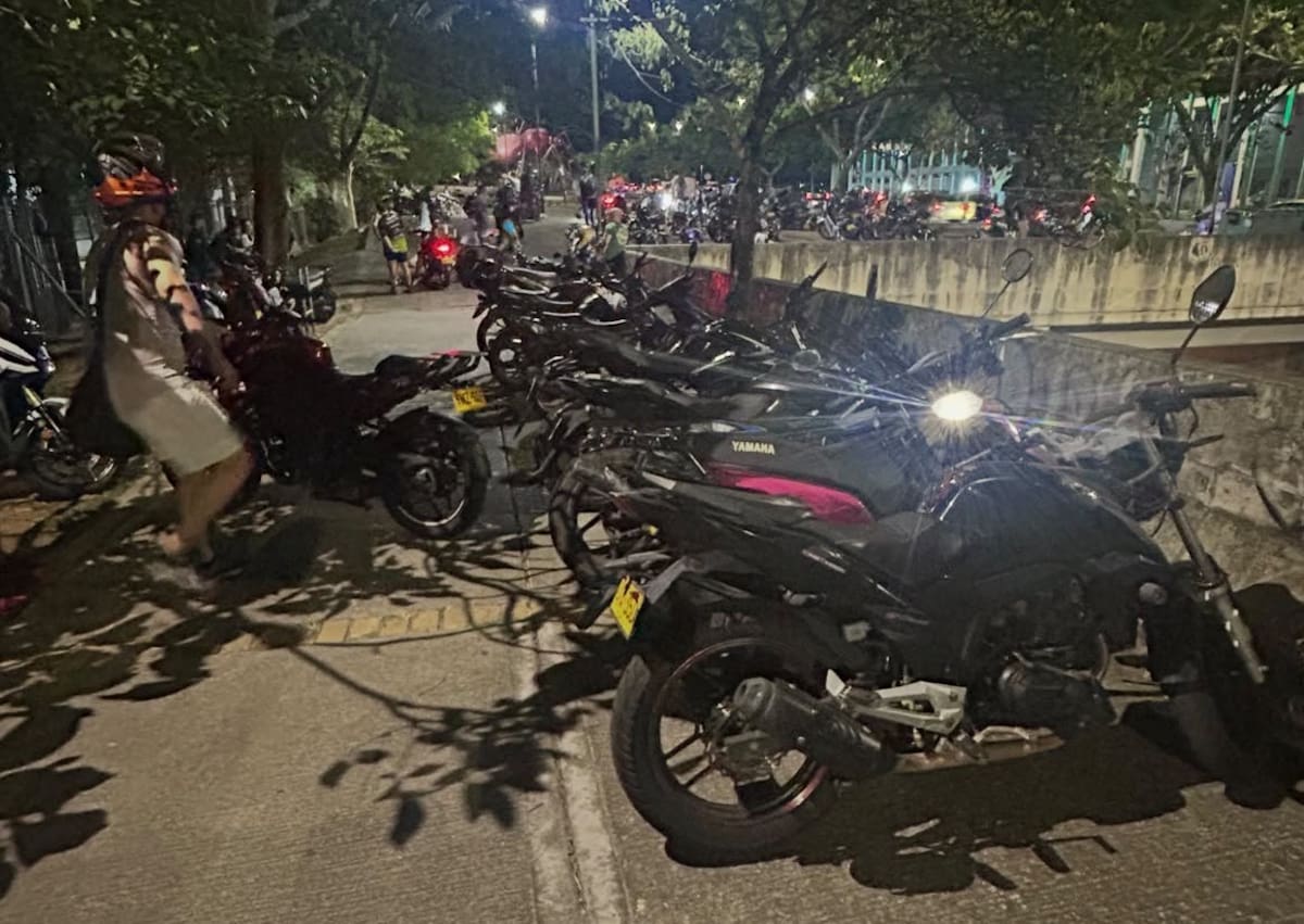Invasión de motocicletas. (Foto suministrada por Jairo Lizcano / VANGUARDIA)