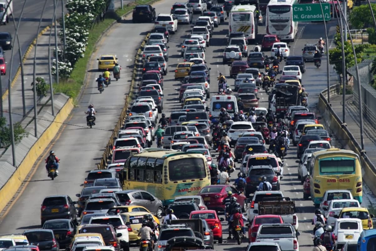 Imágenes del fuerte trancón en Bucaramanga (Foto: Marco Valencia /VANGUARDIA)
