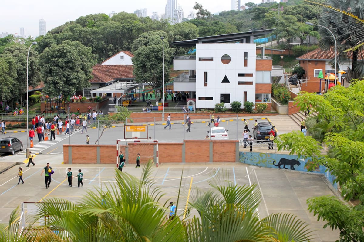 (Foto: Colegio Instituto Caldas ofrece a sus estudiantes doble titulación. / Foto UNAB.)