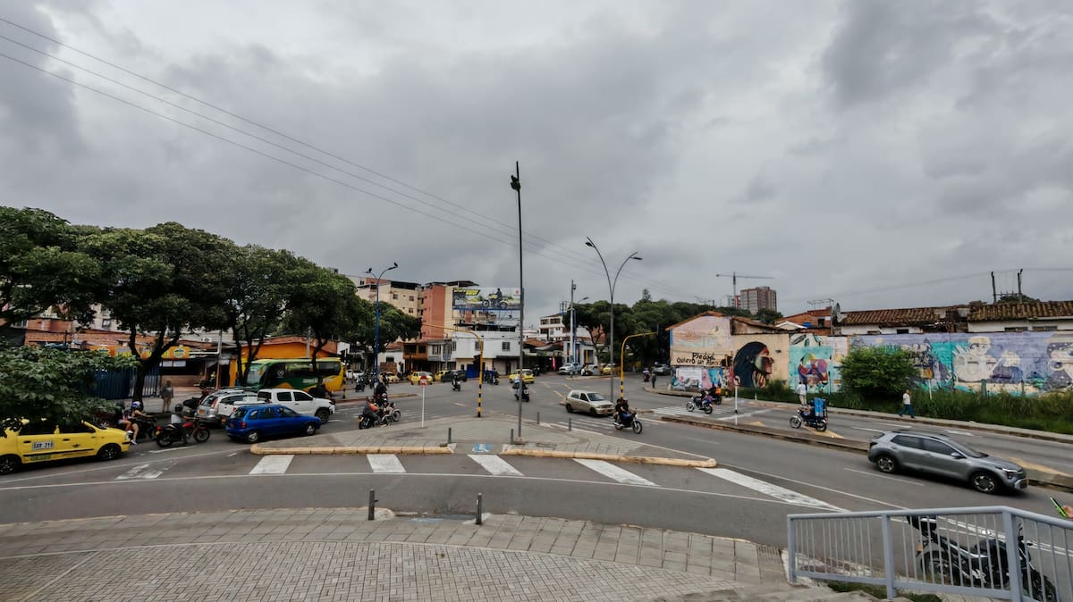En este sector de la carrera 9 con calle 45 se construirá una importante obra vial. (Foto: Marco Valencia / VANGUARDIA)