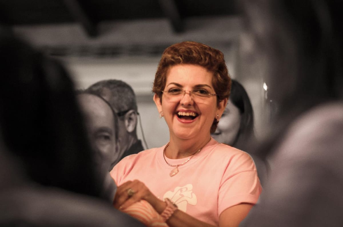 Claudia Mercedes Amaya Ayala, tras un autoexamen, se palpó una extraña masa en la mama que luego resultó ser cáncer. Desde entonces la historia de su vida cambió y enfrentó su diagnóstico con la mayor entereza y dignidad del caso. (Suministrada / VANGUARDIA).