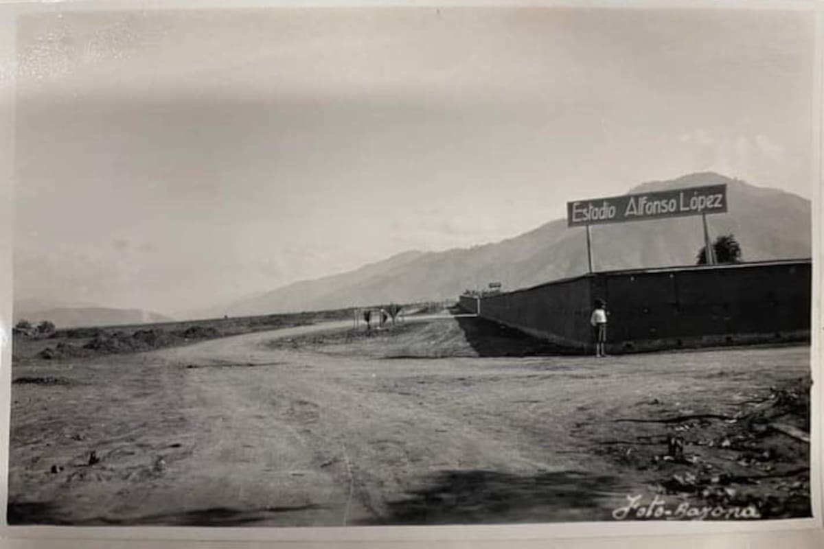 Imagen histórica, captada a comienzos de los años 40, justo cuando comenzaba la construcción del entonces estadio Alfonso López Pumarejo, hoy Américo Montanini. (Archivo/VANGUARDIA)