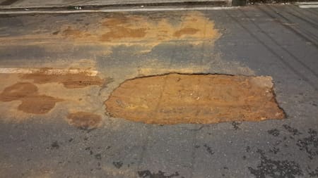 Defensor de la comunidad: ¡Tremendo bache en la calle 35 con carrera 7!