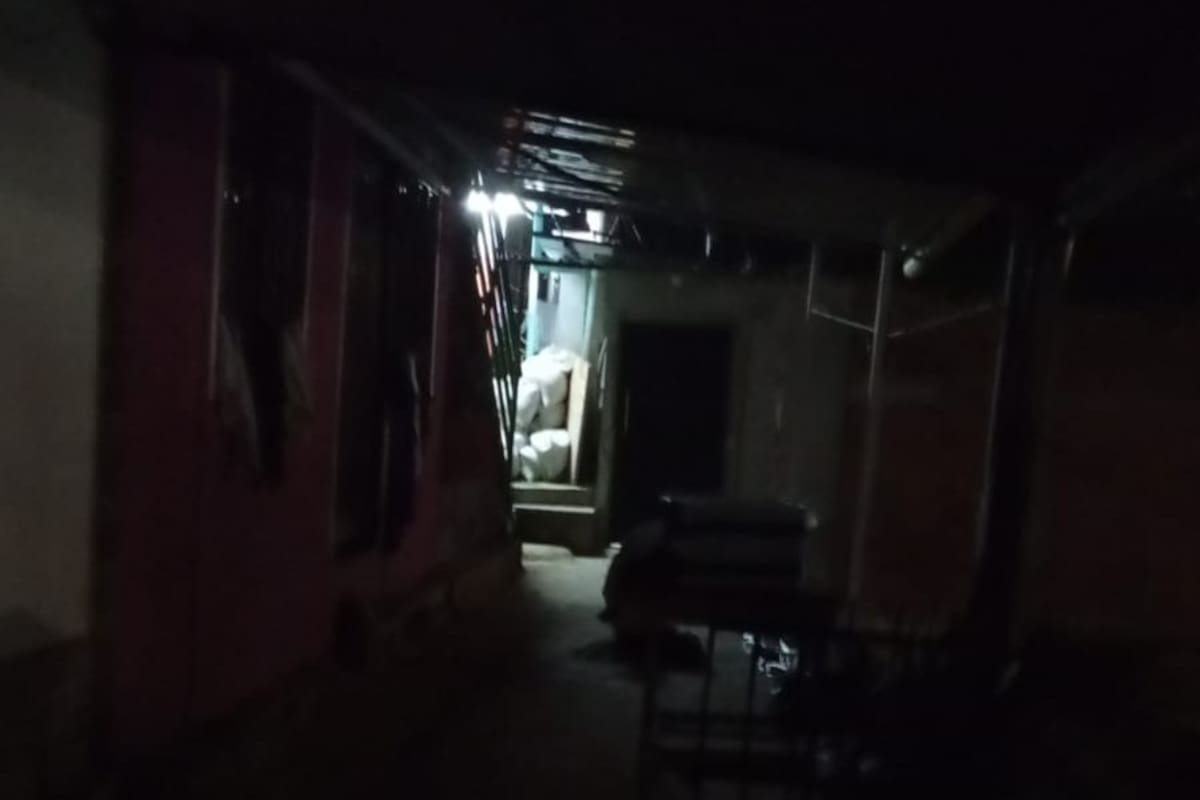 Las calles de la parte baja del barrio El Mirador están en penumbra. Los vecinos temen cada vez que llega la noche. Foto suministrada por José Lorenzo Bermúdez / VANGUARDIA