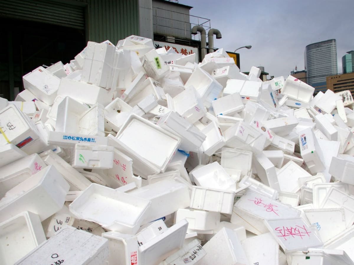 El icopor es difícil de reciclar y contaminan el medio ambiente.