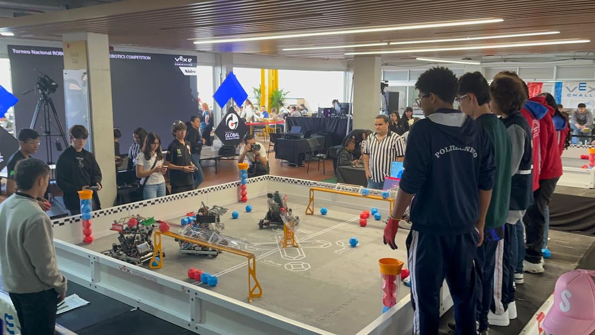 Los estudiantes del Politécnico, en las competencias de robótica.