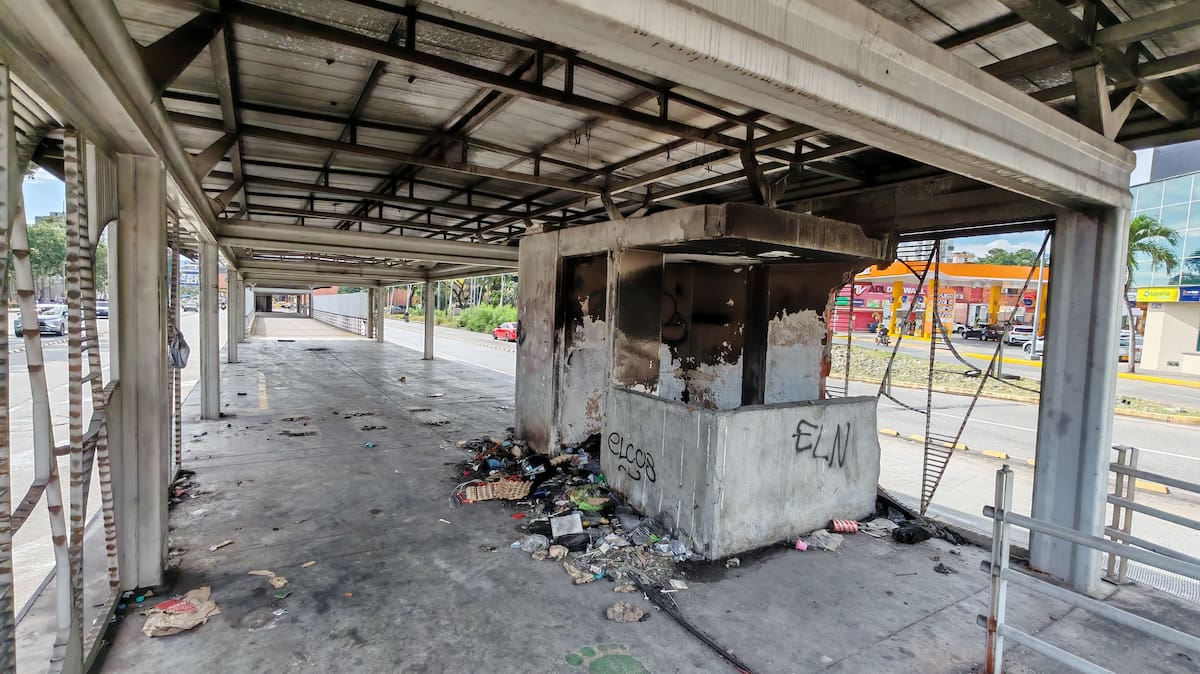 Están a la deriva: llenas de basura, desmantelas y con habitantes en situación de calle. (Foto: Marco Valencia / VANGUARDIA)
