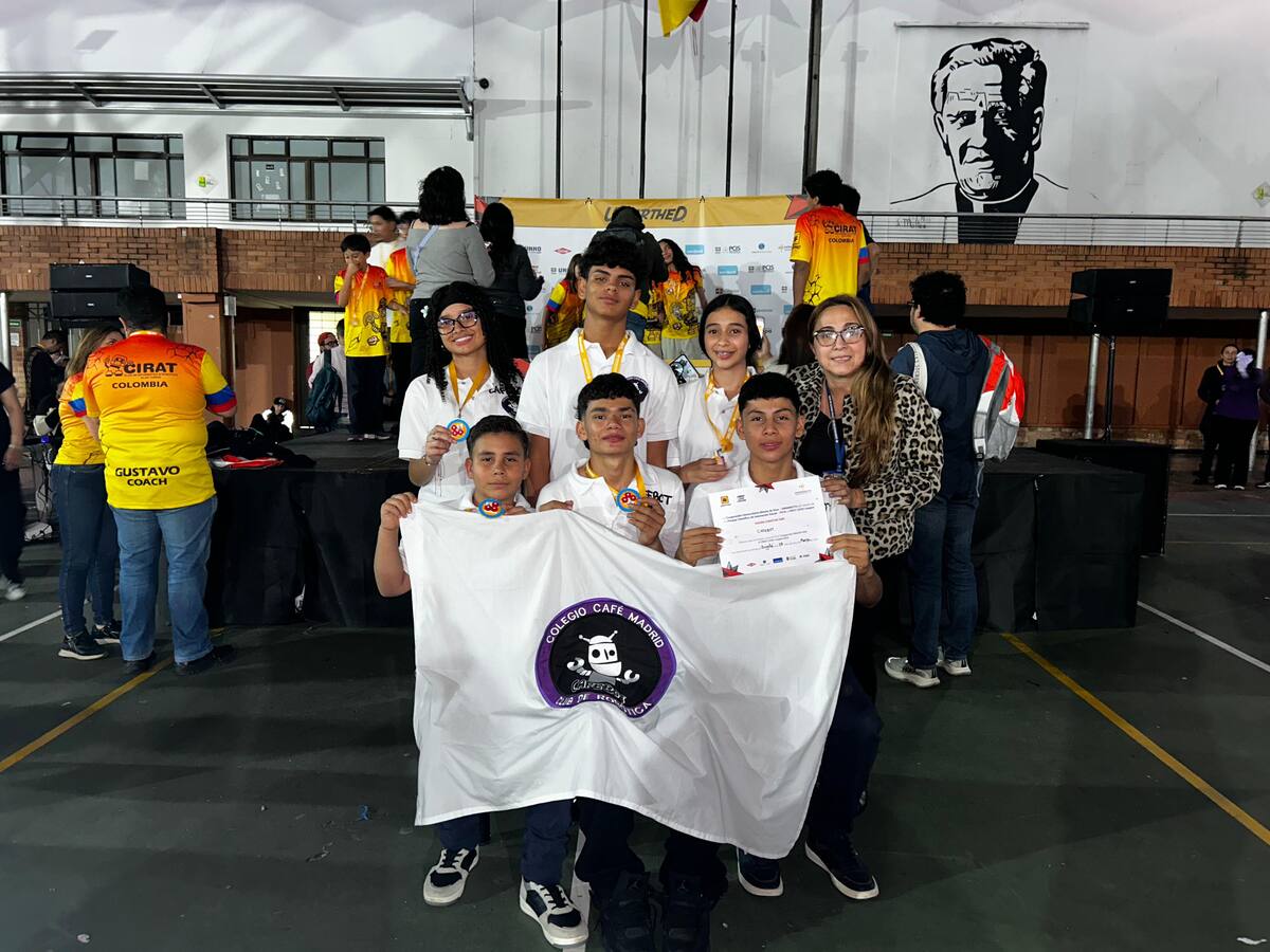 Los estudiantes del Colegio Café Madrid van por la final del torneo de robótica.