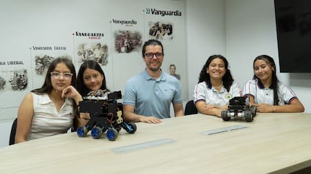 De Soto Norte a Viena: cuatro jóvenes que ponen la robótica al servicio de la vida