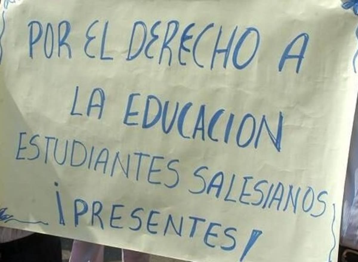 Sigue el inconformismo en el colegio Salesiano.