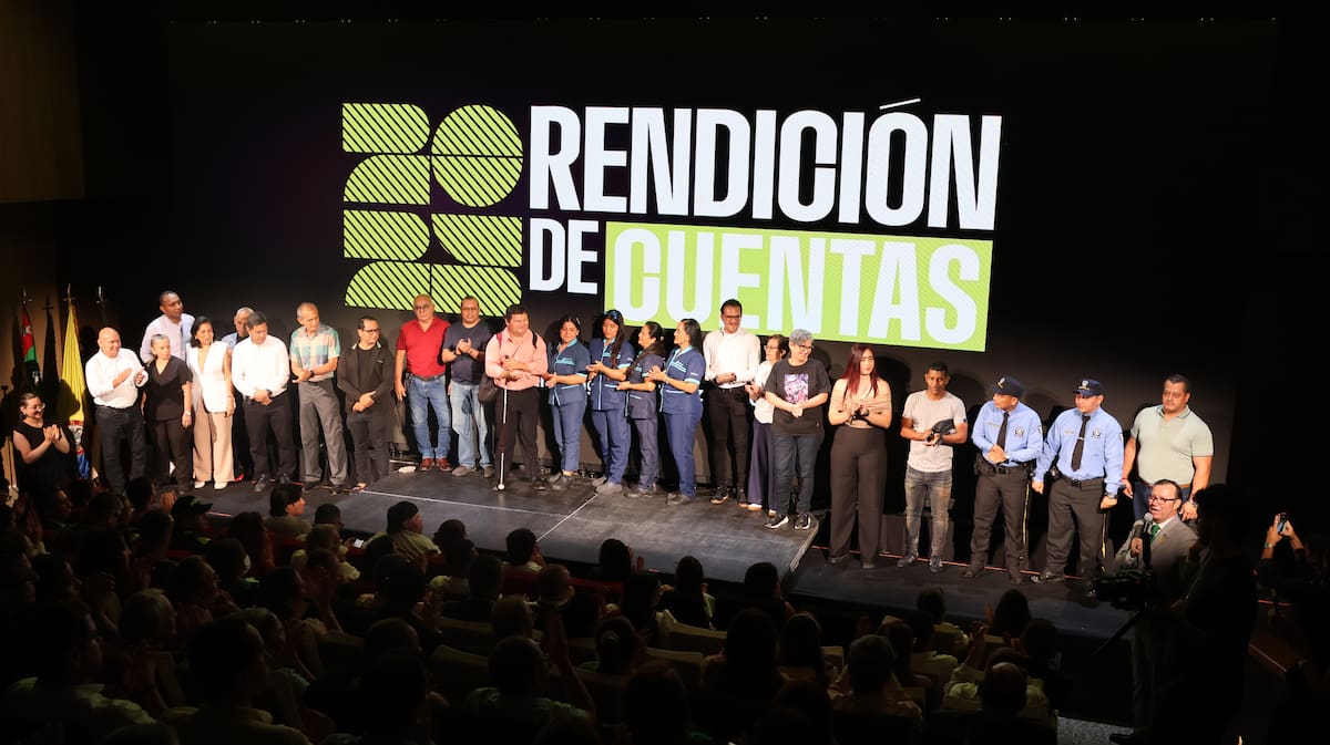 La jornada cerró con un homenaje a los colaboradores, docentes, cuerpo directivo que han acompañado al rector durante su gestión.