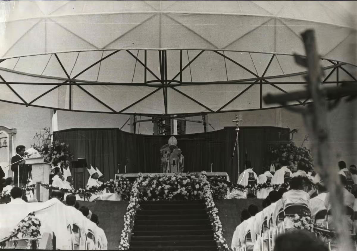 El Papa San Juan Pablo II, tras su visita a Bucaramanga. (Archivo/VANGUARDIA)