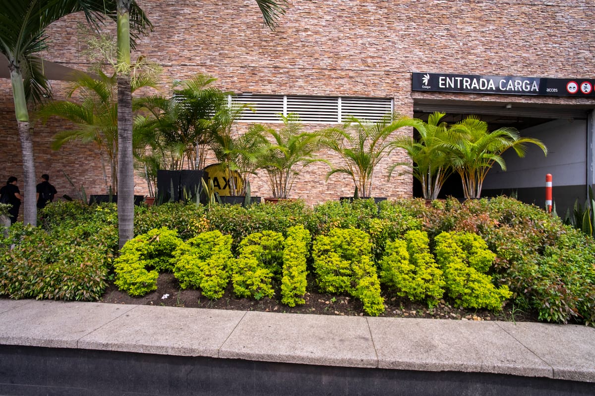 Cacique El Centro Comercial se compromete con el cuidado del entorno, preservando sus zonas verdes para el disfrute de todos.