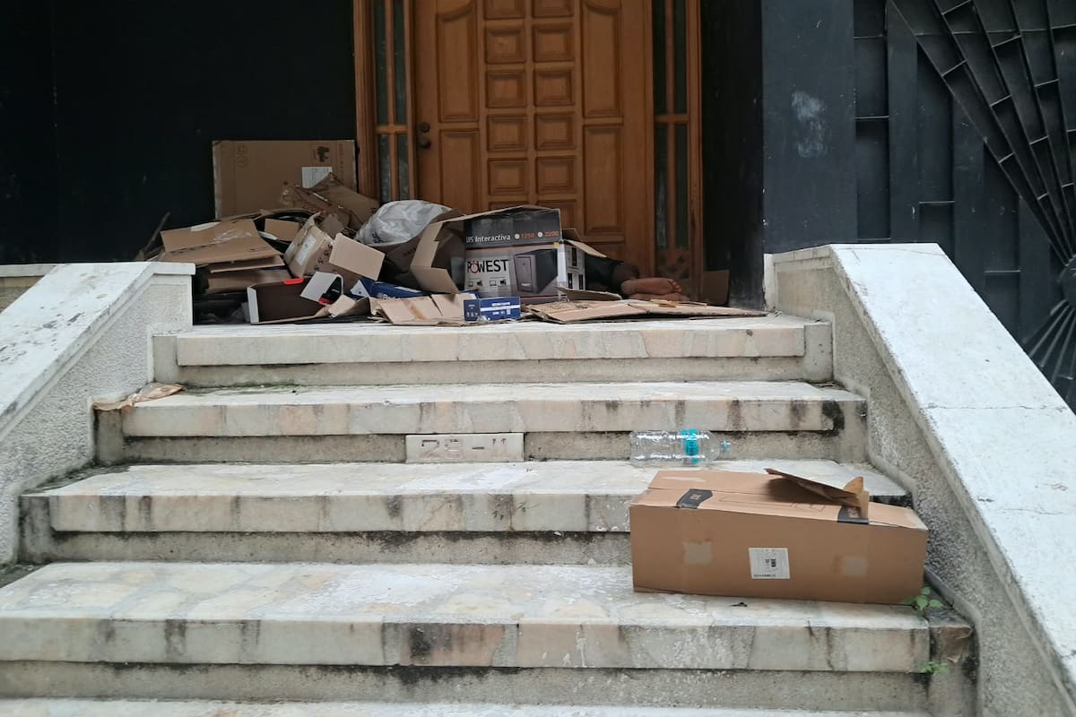 ¿Quién responde por la casa abandonada que se convirtió en foco de contaminación? (Foto suministrada por Ricardo Méndez Pineda/ VANGUARDIA)