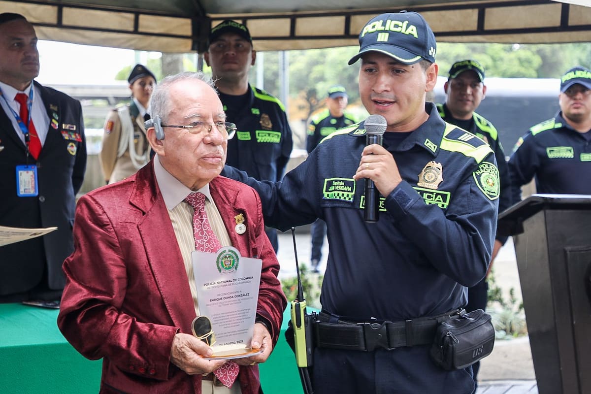 Celebración del Día del Periodista en Bucaramanga: distinción para Enrique Ochoa González, presidente del CNP.