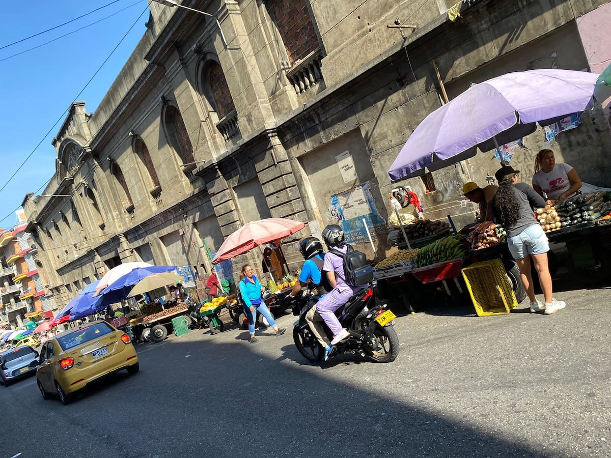 Alrededores de la Plaza de Mercado Central de Bucaramanga.