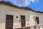 Alerta por deterioro de casa del antiguo Archivo Departamental; la fachada podría colapsar
