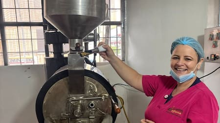 Más que café: la labor que llevó a Yheili Licet a ser Mujer del Año