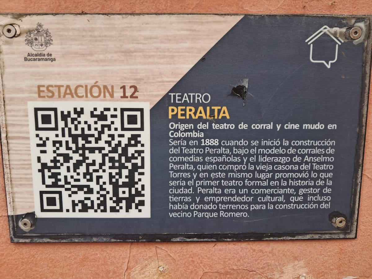 Algo del ayer el Teatro Coliseo Peralta.