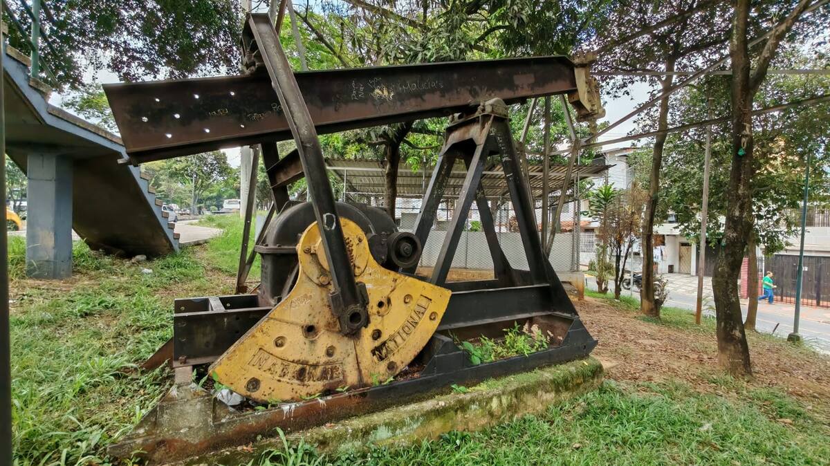 El 'Machine'. Este monumento se encuentra justo en el centro de la Torre Petrolera. (Foto: Marco Valencia / VANGUARDIA)