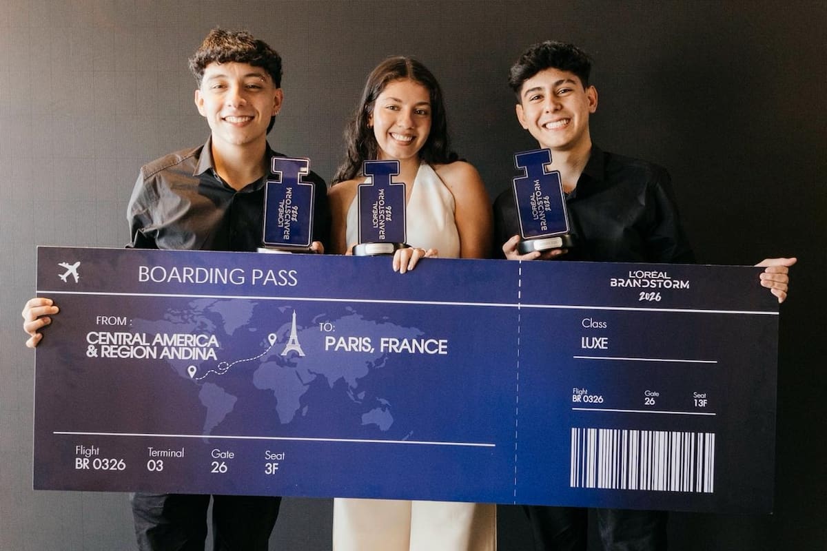 Santiago Silva, Angie Catherine Arias y Esteban Altube.